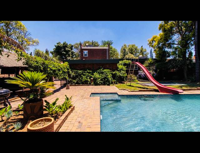 5 BEDROOM FREEHOLD FOR SALE IN BRACKENHURST